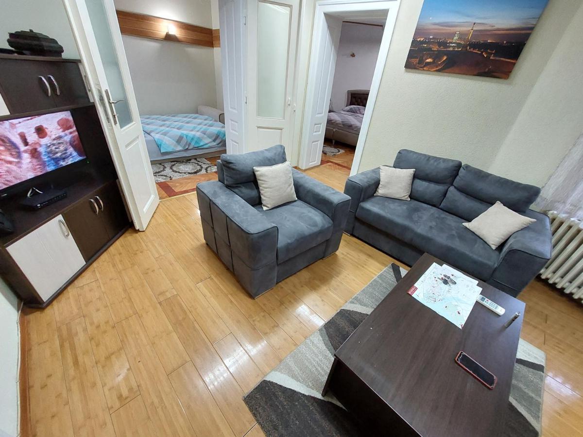 Bukoleon Apartment Belgrad Exteriör bild