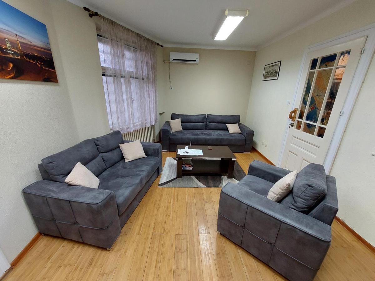 Bukoleon Apartment Belgrad Exteriör bild