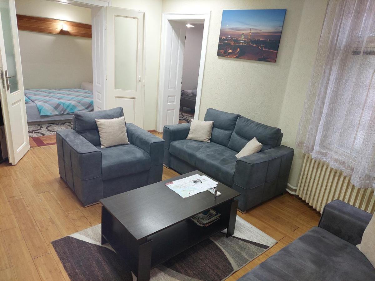 Bukoleon Apartment Belgrad Exteriör bild